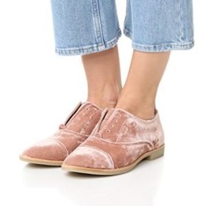 Dolce Vita Womens Cooper Velvet Oxfords